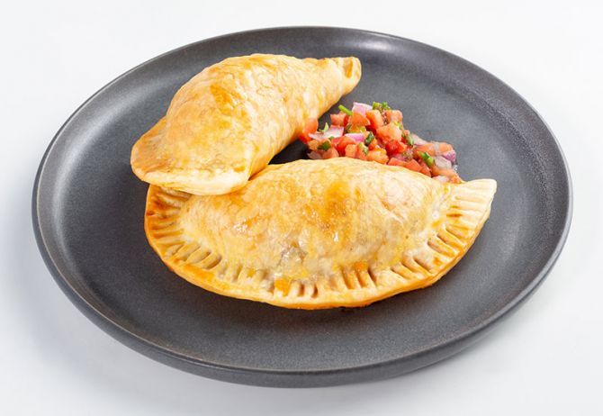 Empanadas De Pollo Asado A Lento Y Queso